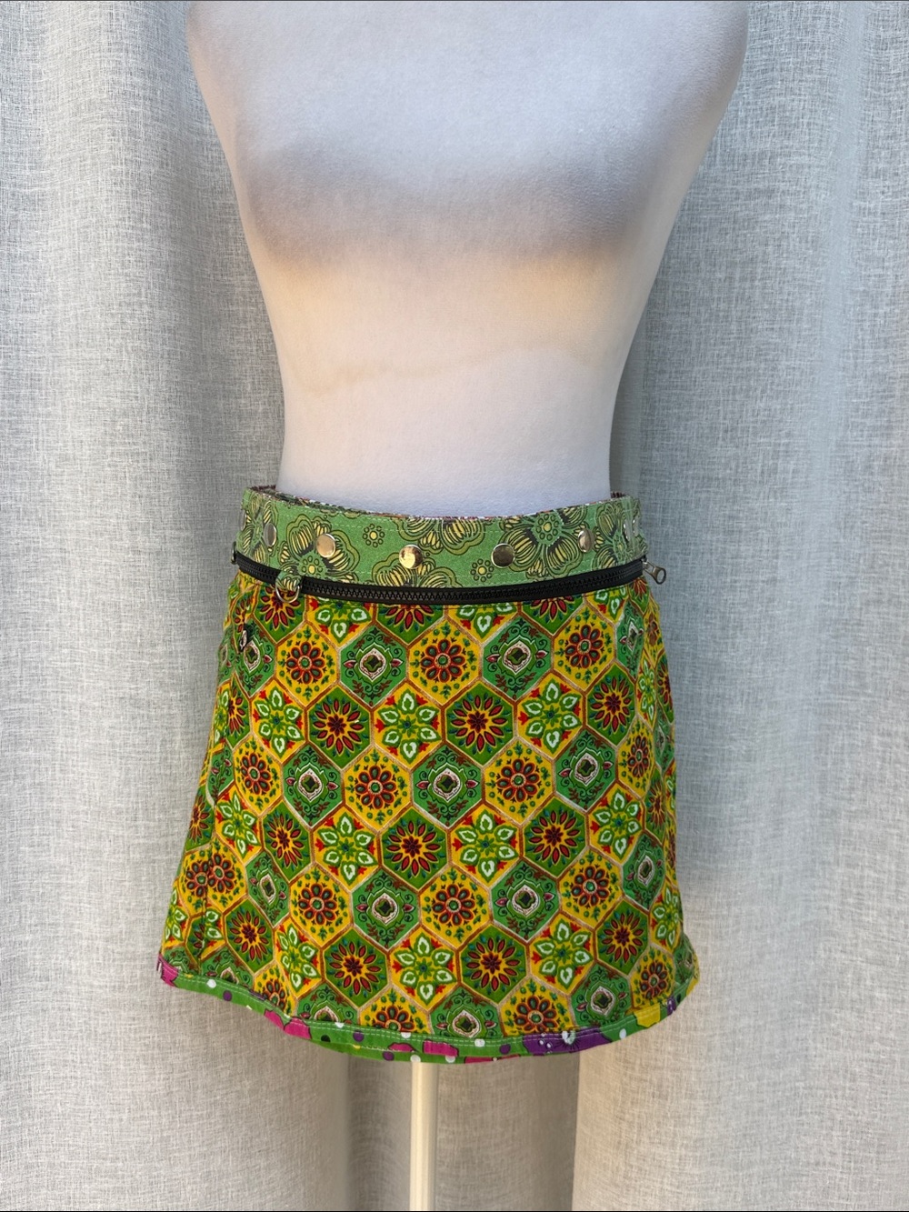 Zand Amsterdam bright green yellow geometric pattern reversible mini skirt